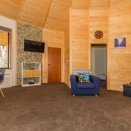The Snowglobe - Ohakune Modern Yurt Style Chalet Eksteriør billede