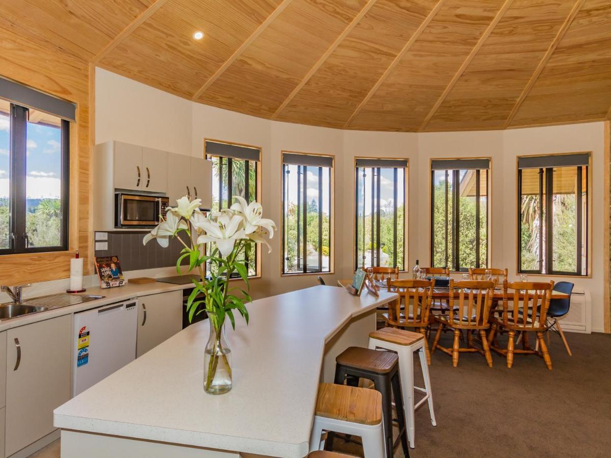 The Snowglobe - Ohakune Modern Yurt Style Chalet Eksteriør billede