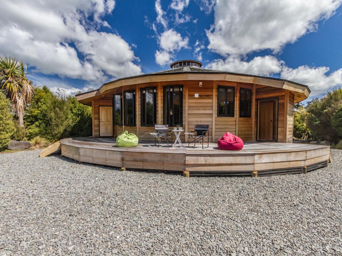 The Snowglobe - Ohakune Modern Yurt Style Chalet Eksteriør billede