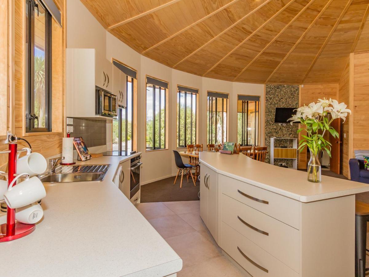 The Snowglobe - Ohakune Modern Yurt Style Chalet Eksteriør billede